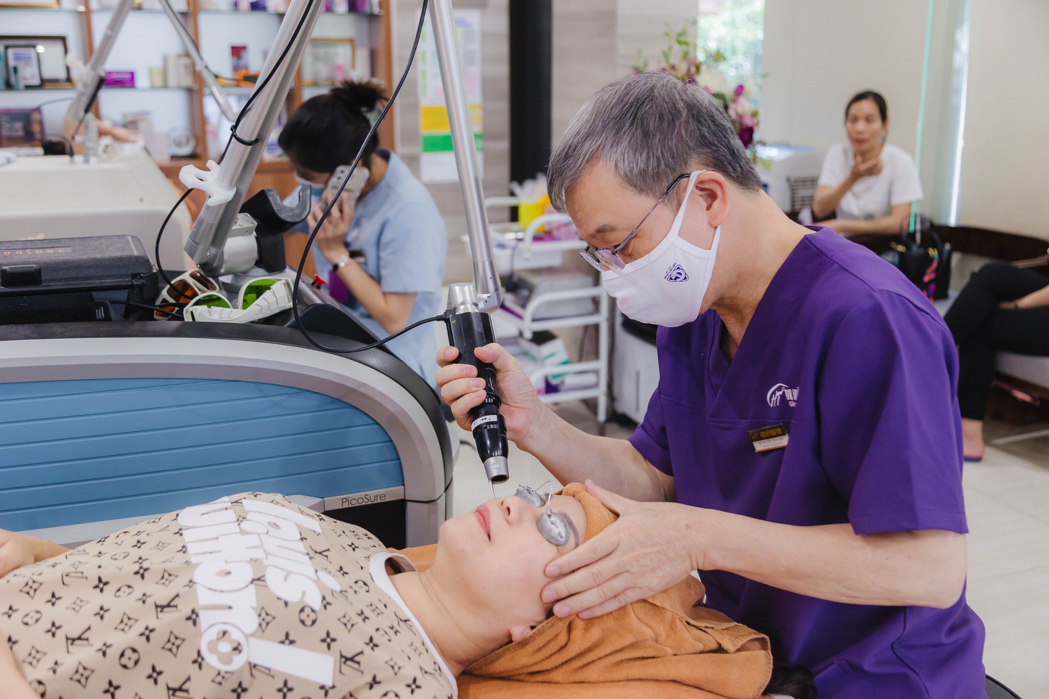 trị nám da mặt bằng laser